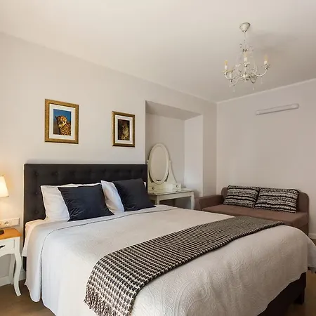 Stylish & Modern Studio Old Town By Houseys Lägenhet *