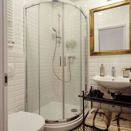 Apartment Stylish & Modern Studio Old Town By Houseys *