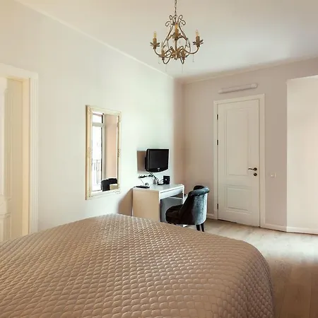 Stylish & Modern Studio Old Town By Houseys * VNO