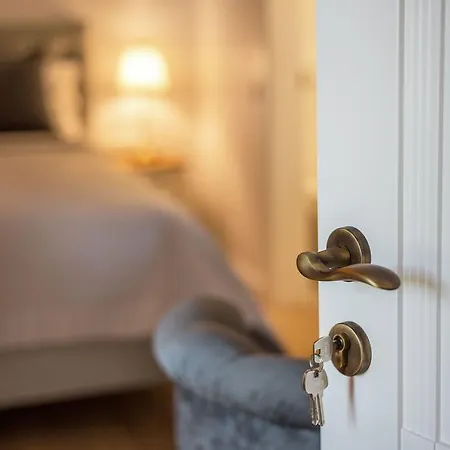 Stylish & Modern Studio Old Town By Houseys Lägenhet VNO