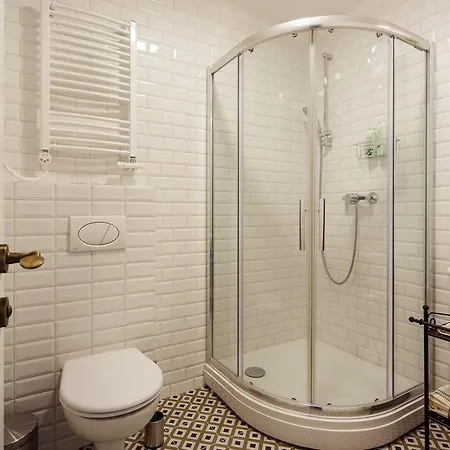Stylish & Modern Studio Old Town By Houseys Lägenhet