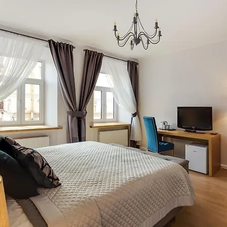 Stylish & Modern Studio Old Town By Houseys VNO